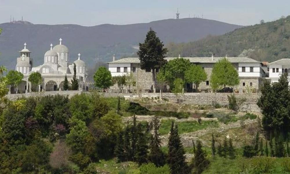 Βόλος - Γυναίκα μήνυσε ιερέας αφού μπήκε στον Ναό εν ώρα Λειτουργίας